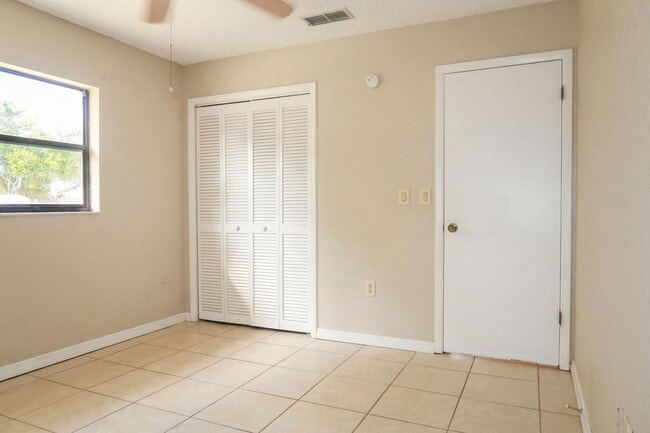 Building Photo - 2 Bedroom, 2 Bathroom Home for Rent in Dade City!