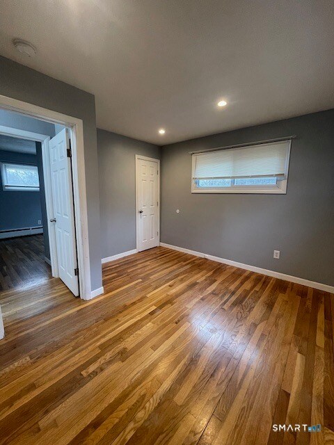 Building Photo - 16 Bluff Rd