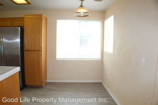 Building Photo - 10292 Wateridge Cir