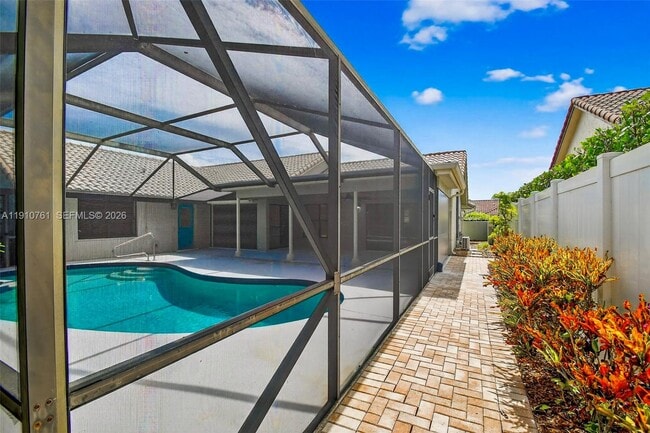 Building Photo - 9721 Majestic Way