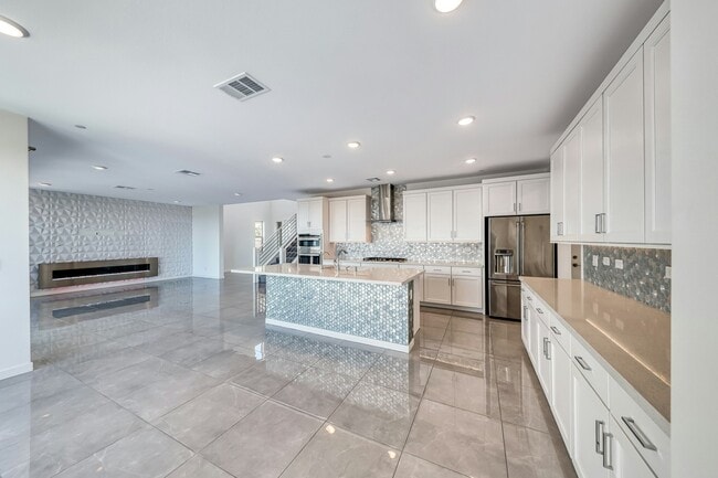 Building Photo - 1038 Delbrook Ave