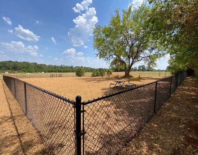 Building Photo - Luxury 3 Bedroom 2.5 Bath Townhome in Bullard, TX!