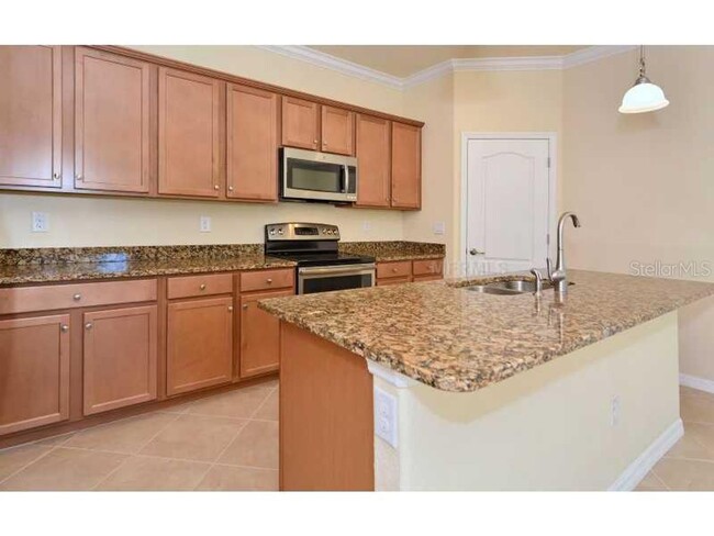 Building Photo - 4 bedroom, 3 bath, 2-car Garage