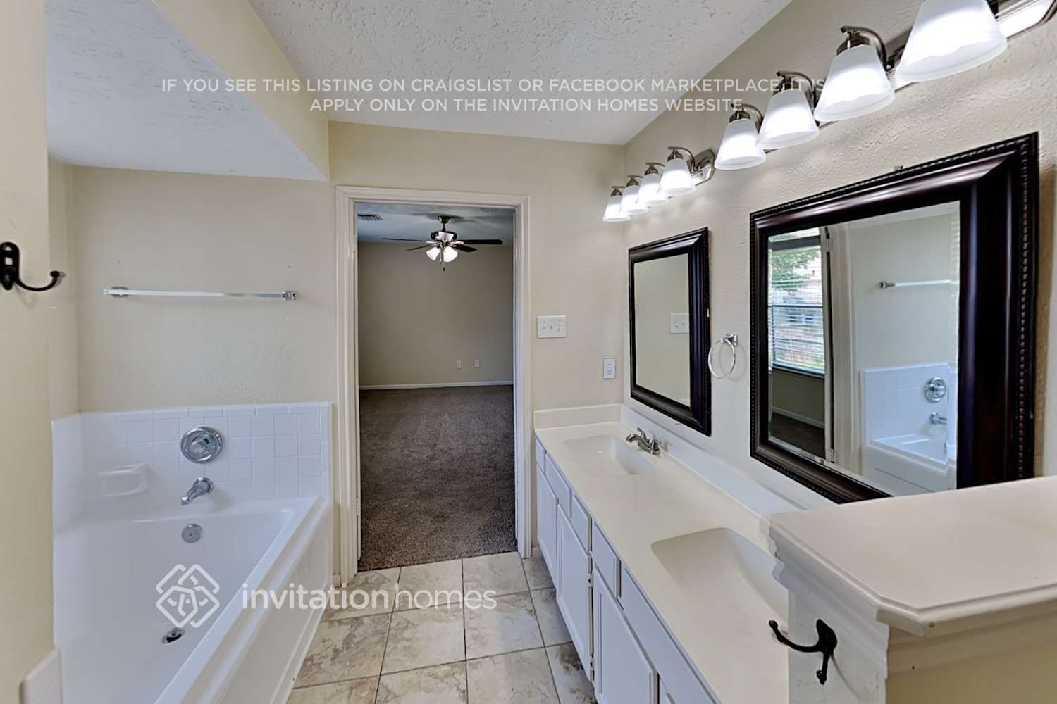 Building Photo - 14423 Sun Harbor Dr