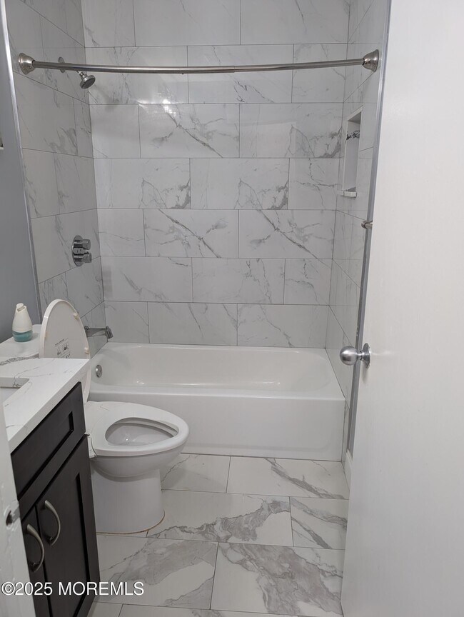 Building Photo - 110 Biscayne Ct