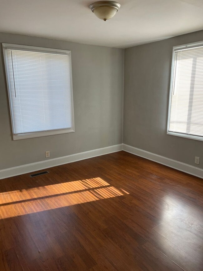 Building Photo - 1508-1508 Locust Ave