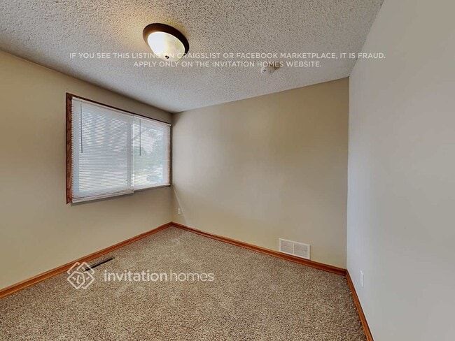 Building Photo - 6701 N Bryant Ave