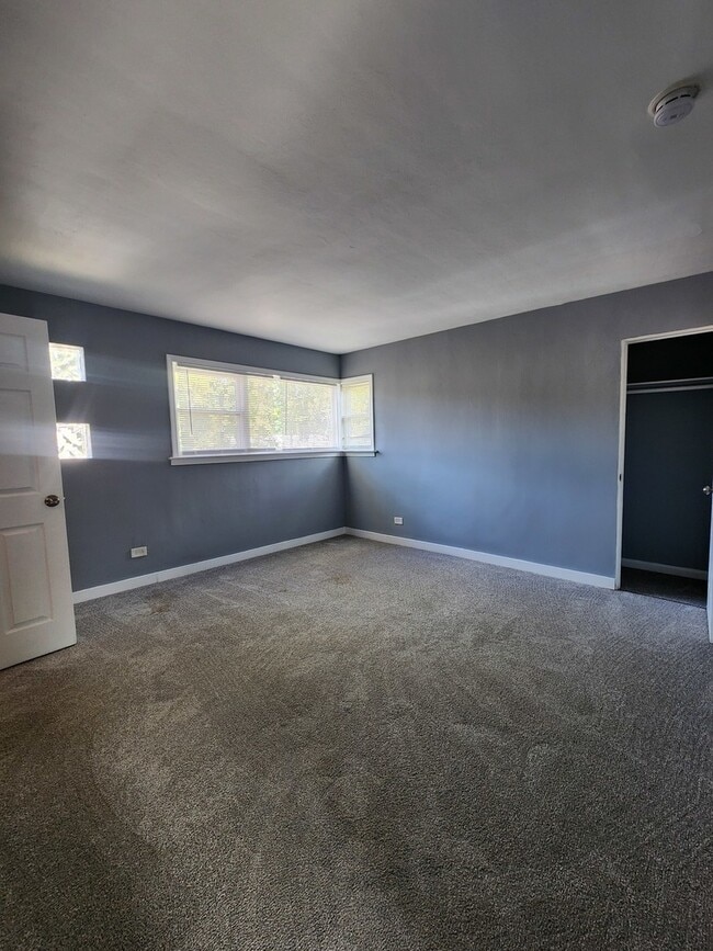 Building Photo - 1338 Wentworth Ave
