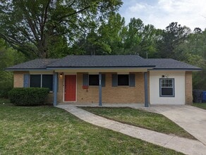 Building Photo - Newly remodeled 3/2 in Southern Hills