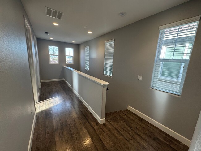 Building Photo - Single family North Natomas home | 3 bedro...