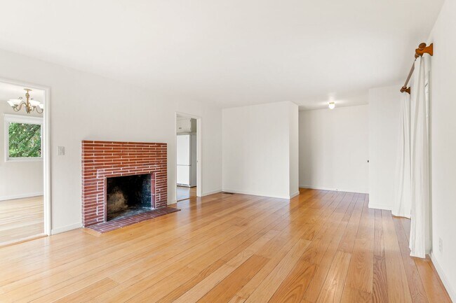 Building Photo - 6857 Armour Dr