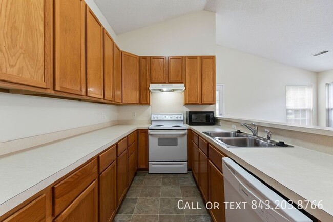 Building Photo - 202 Saturn Ct