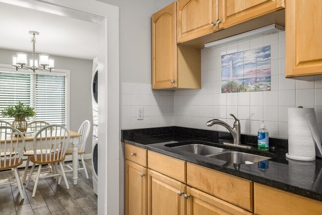 Building Photo - 39 Cable Rd