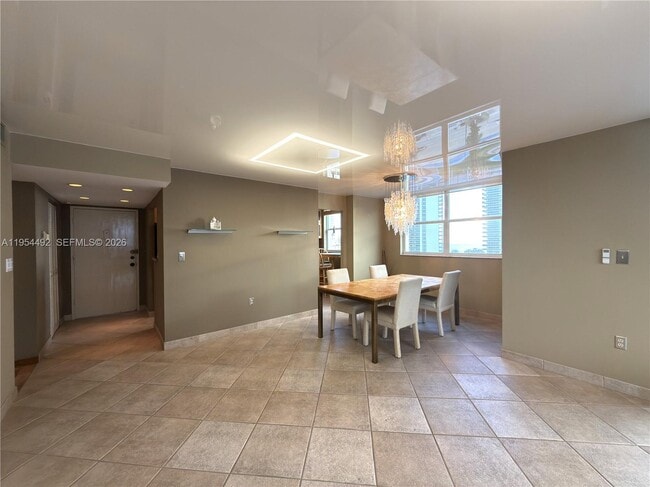 Building Photo - 1833 S Ocean Dr