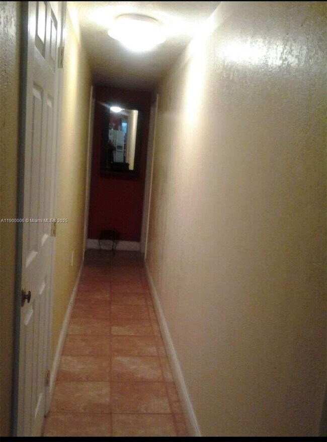Building Photo - 4610 SW 116th Ave