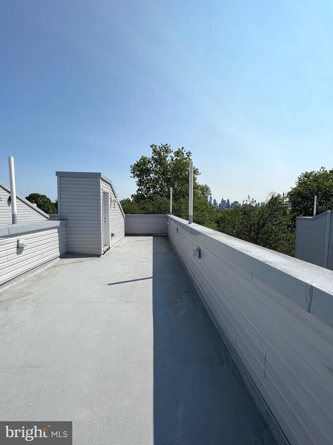 Building Photo - 1505 S 49th St