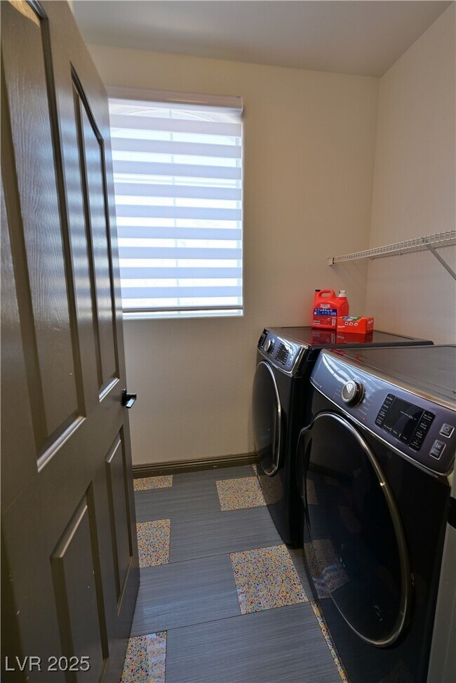 Building Photo - 10161 Bentley Oaks Ave