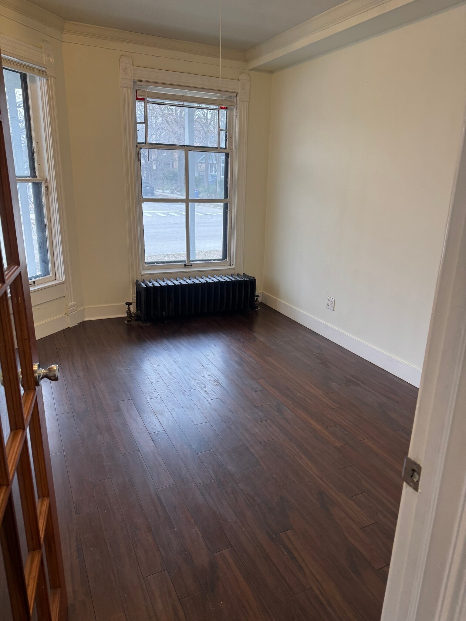 Building Photo - 832 Wealthy St SE