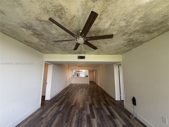 Building Photo - 1705 Whitehall Dr