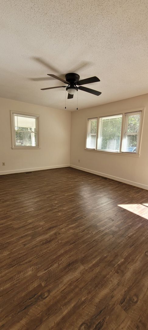 Building Photo - Charming Brick Home