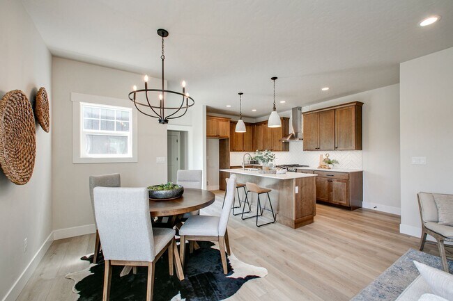 Building Photo - Sophisticated Luxury Townhome in the Heart...