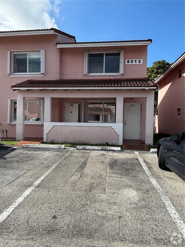 Building Photo - 8013 Lake Dr