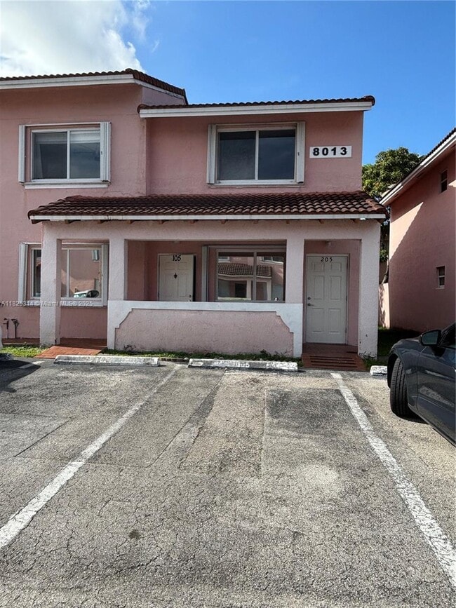 Building Photo - 8013 Lake Dr
