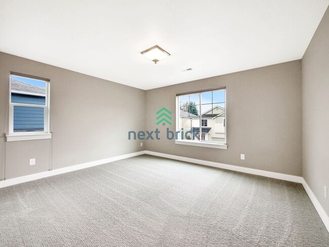 Building Photo - 4 BED AND 2.5 BATH SINGLE FAMILY HOUSE FOR...
