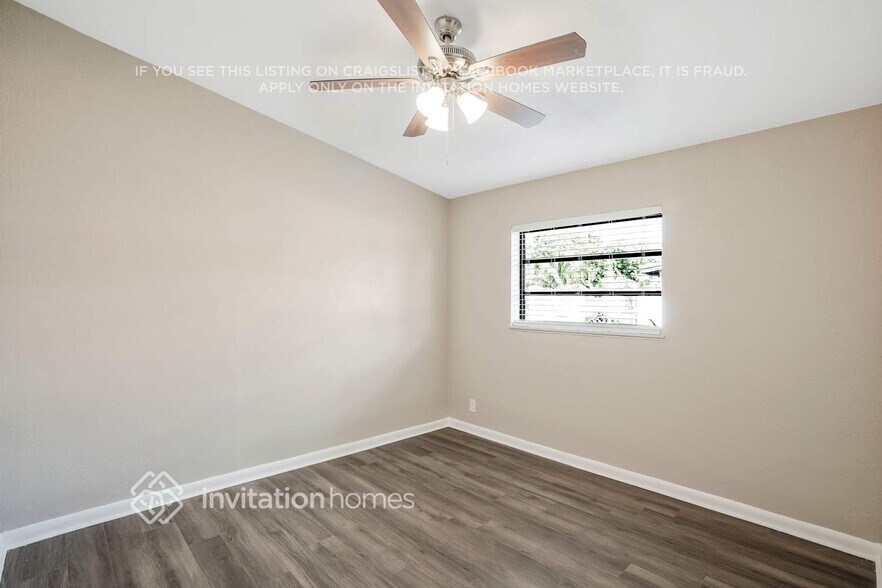Building Photo - 1633 NW 15th Pl