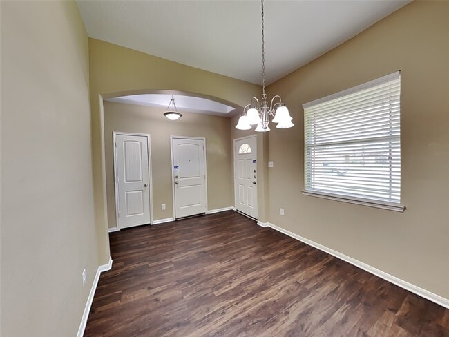 Building Photo - 2324 Shady Tree Ln