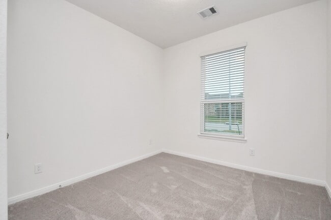 Building Photo - 2030 Domeniko Dr