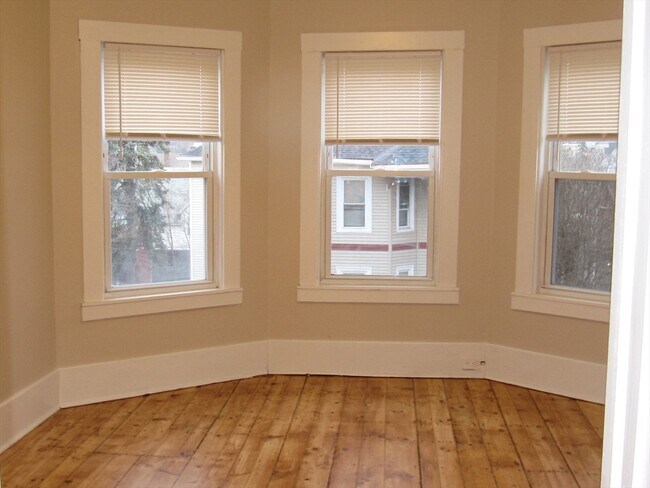 Building Photo - 2 Sturgis St