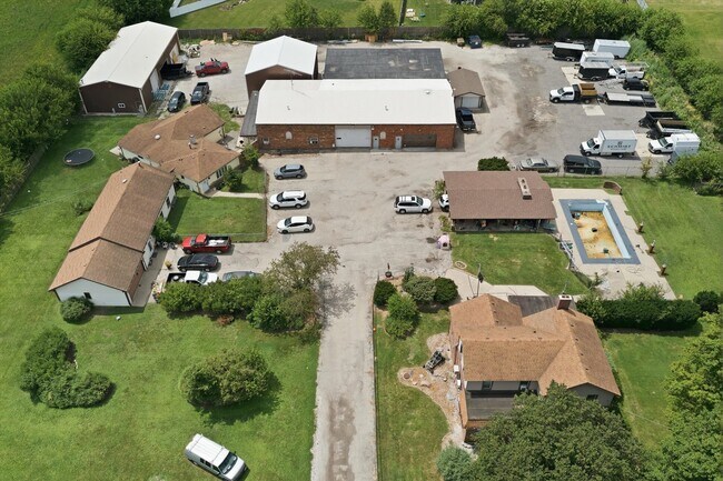 Building Photo - 24134 IL-53