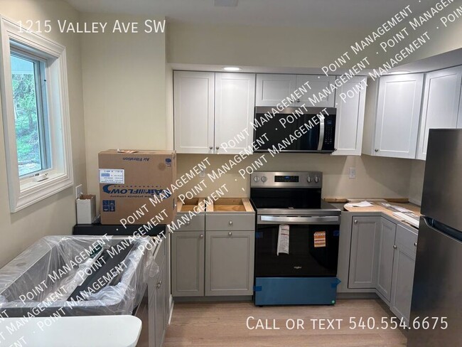 Building Photo - 1215 Valley Ave SW