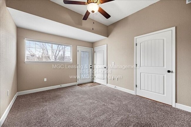 Building Photo - Sought after Townhome in Raymore - Ready for Your End of December Move!