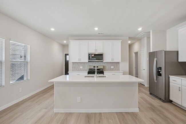 Building Photo - 6001 Belchamp Dr