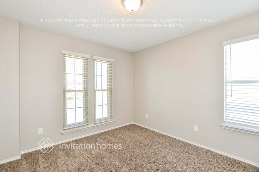 Building Photo - 205 Moss Dr