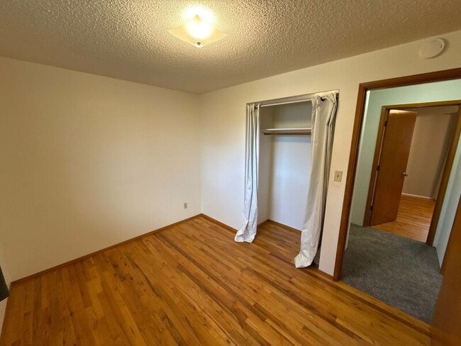 Building Photo - 1650 NW Highland Dr