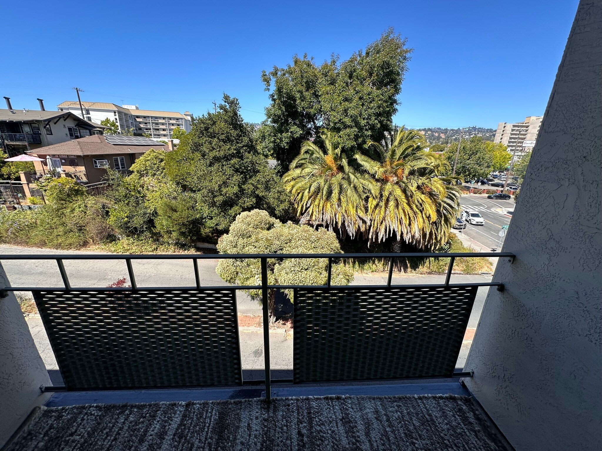 Building Photo - 3877 Howe St