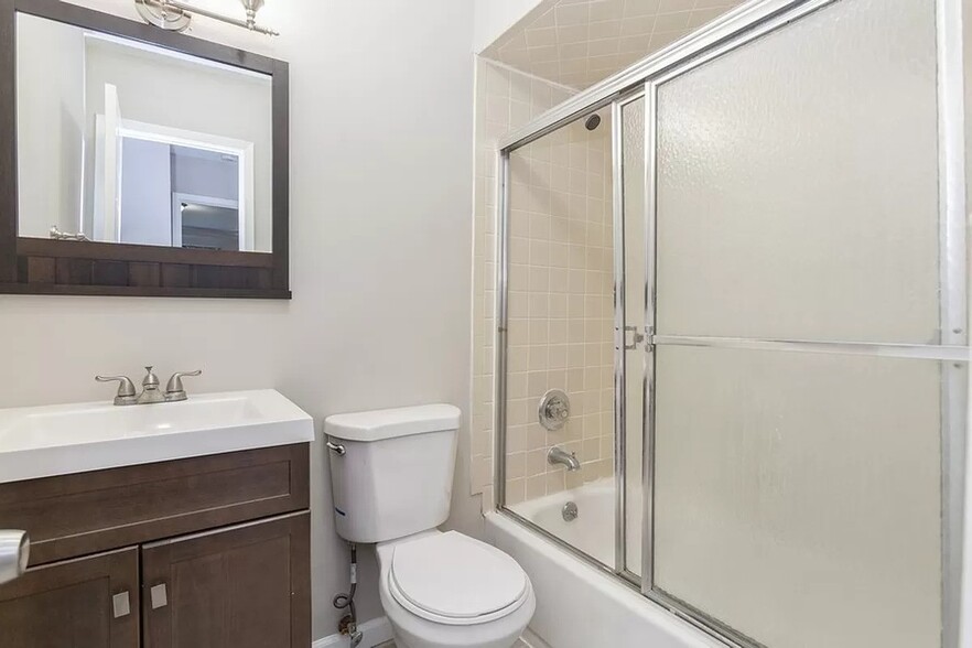 Upstairs Bathroom - 1353 E 91st St