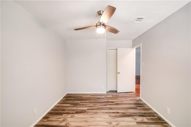 Building Photo - 12407 Tree Line Dr