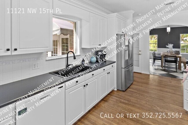 Building Photo - 11121 NW 15th Pl