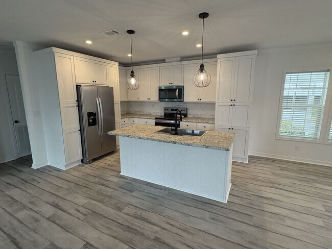 Building Photo - 3055 Lamplighter Dr