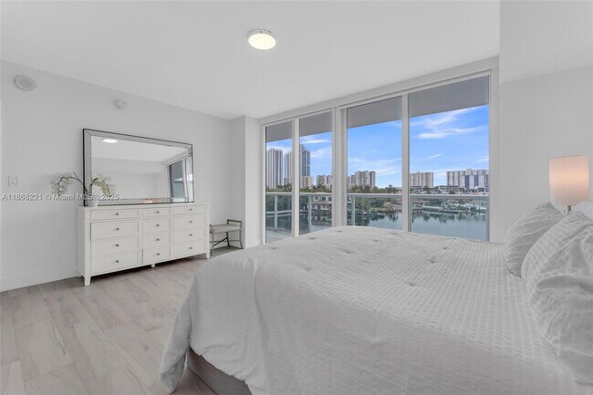 Building Photo - 400 Sunny Isles Blvd