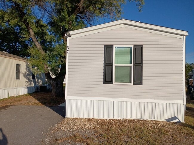 Building Photo - 4801 Goldfield Dr