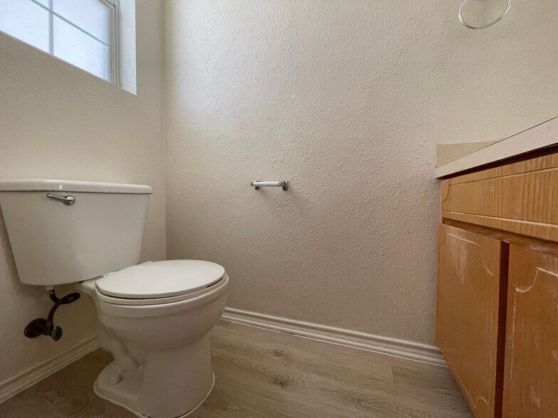 Building Photo - 4506 Sylvia Dr