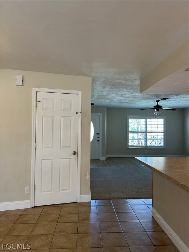 Building Photo - 2128 SE 4th St