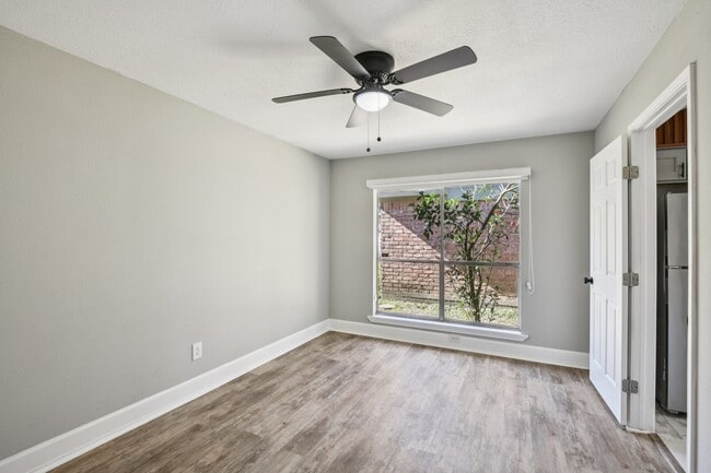 Building Photo - 15642 Pagehurst Dr