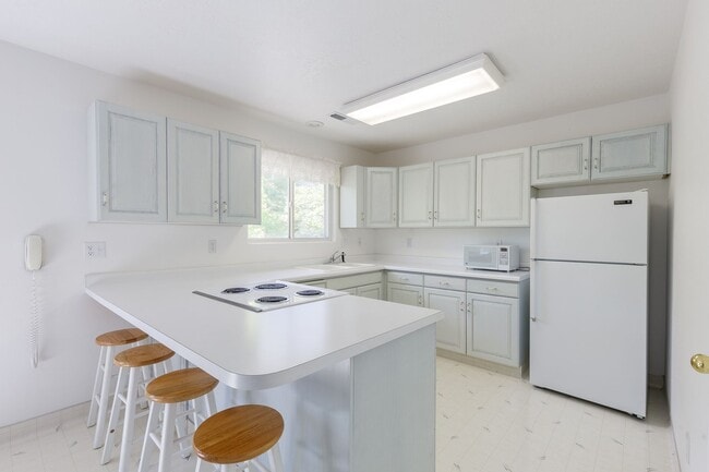 Building Photo - Serene 3 Bedroom, 2 Bathroom Home in Pine ...