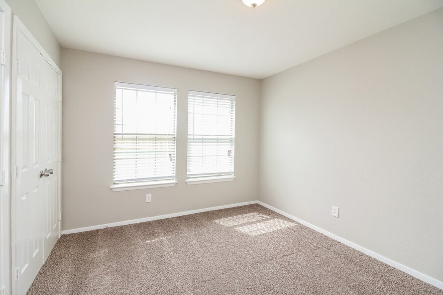 Building Photo - 926 Hannah Way